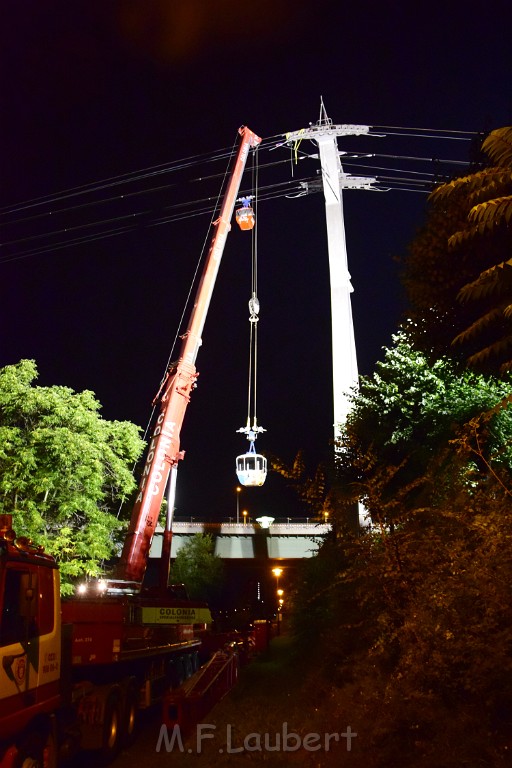 Koelner Seilbahn Gondel blieb haengen Koeln Linksrheinisch P968.JPG - Miklos Laubert